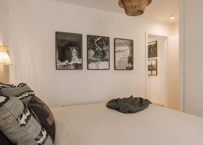 Medan - 1 Bedroom And Parking In Santo Antonio דירה ליסבון